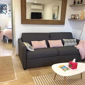  Holiday home Du Cros
